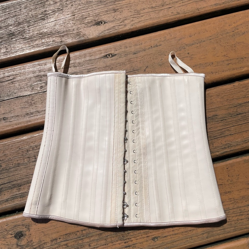 Waist trainer